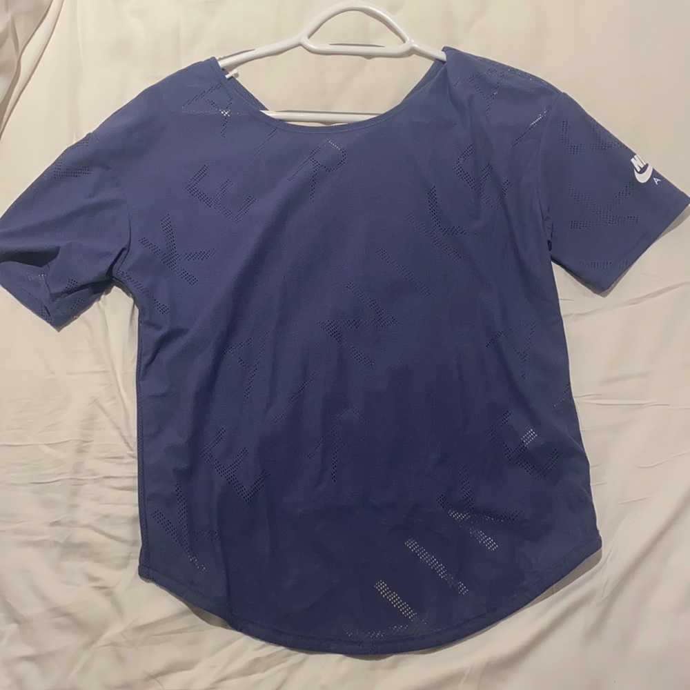 Nike dry-fit extra breathable shirt